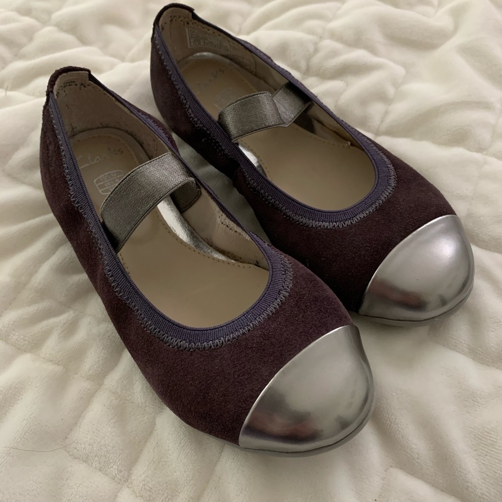 Clarks girls slip-ons. Like new.